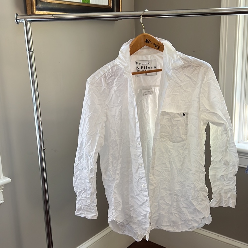 White Frank & Eileen Joedy Signature crinkle wash with embroidered heart